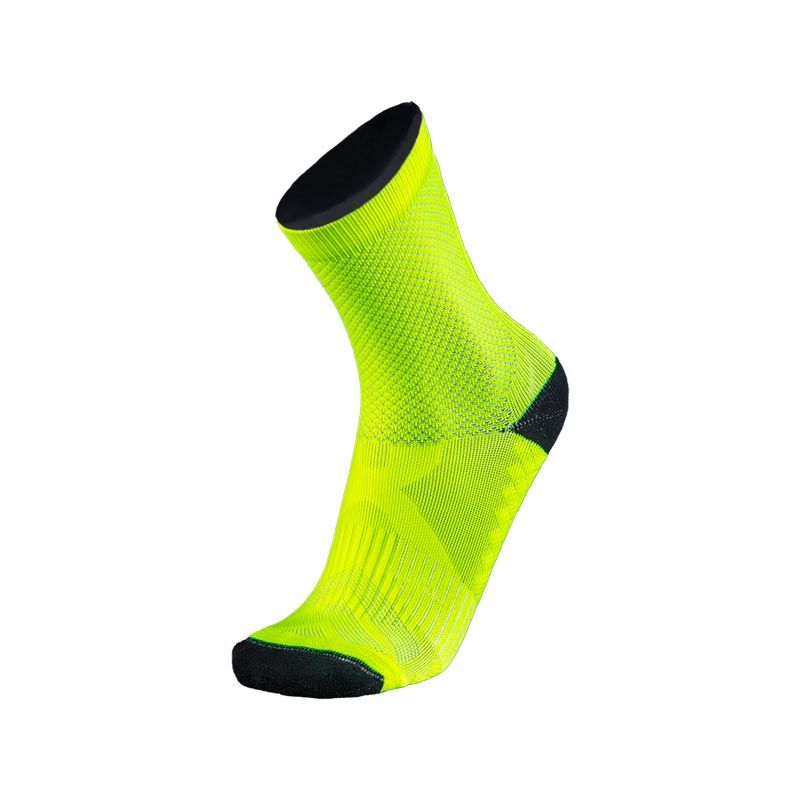 Chaussettes noires jaunes de médum sans fin