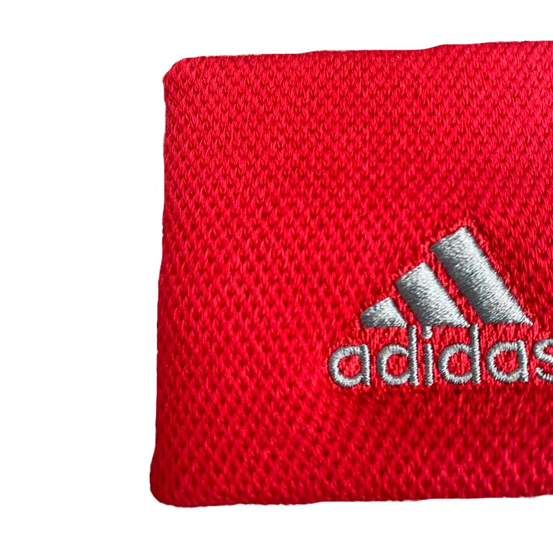 Poupées adidas rouges gris 2 unités