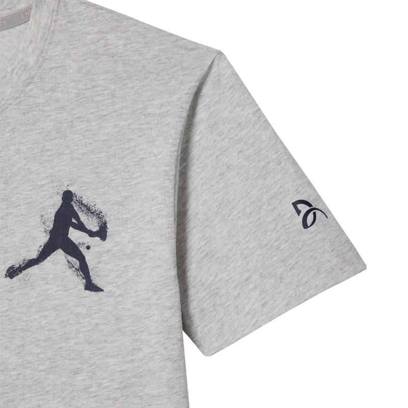 Pack Camiseta Lacoste Novak Djokovic Gris y Gorra Blanco