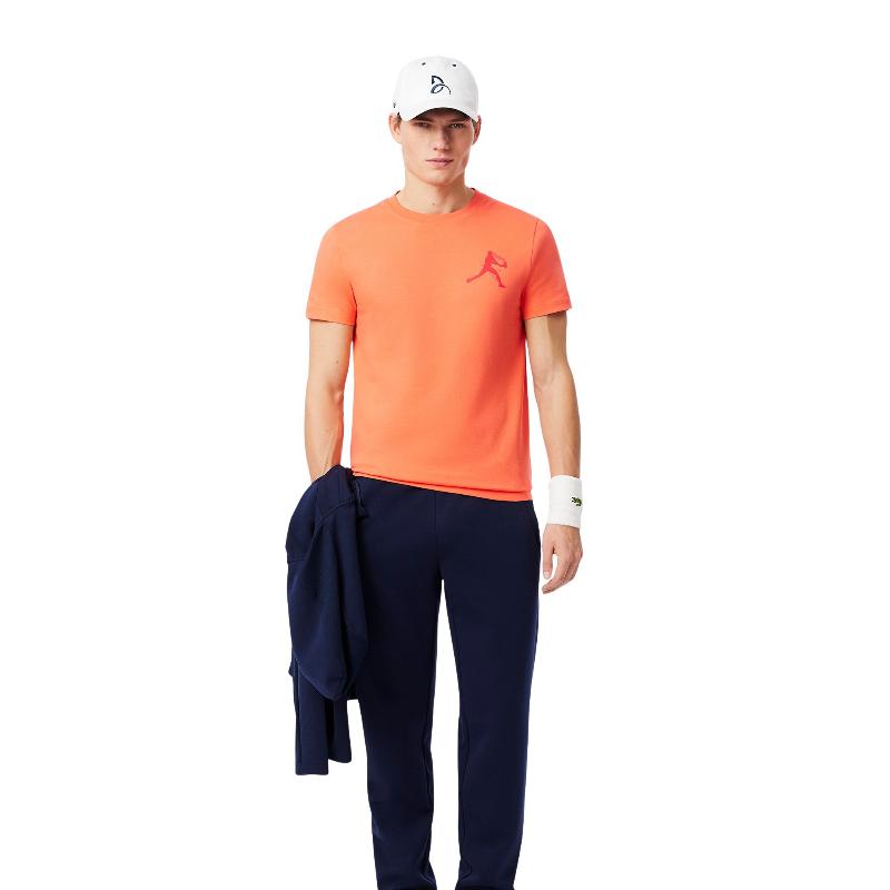 Pack Camiseta Lacoste Novak Djokovic Naranja y Gorra Blanco