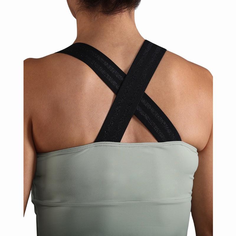 Endloses glänzendes hellgrünes Kleid